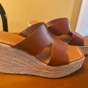 Chinese Laundry Next Door Wedge